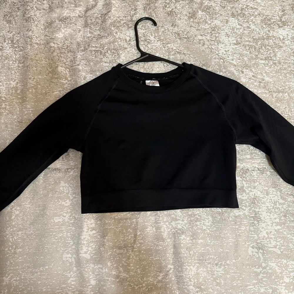 Black Cropped Sweatshirt